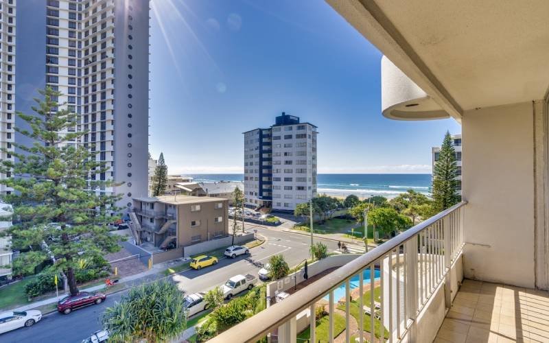 Surfers Chalet balcony